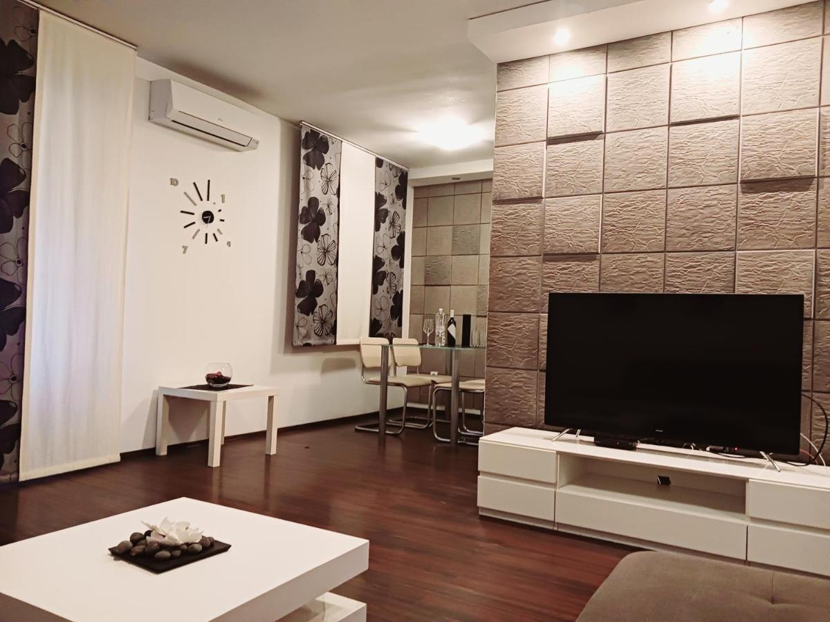 Familyhouse Apartment Pula Exterior photo