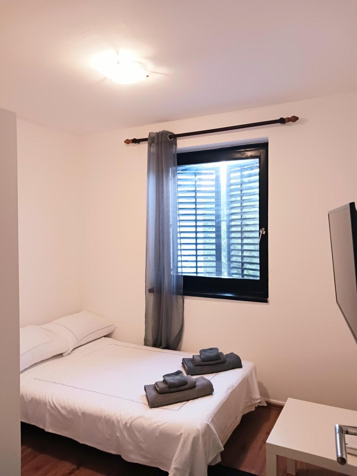 Familyhouse Apartment Pula Exterior photo