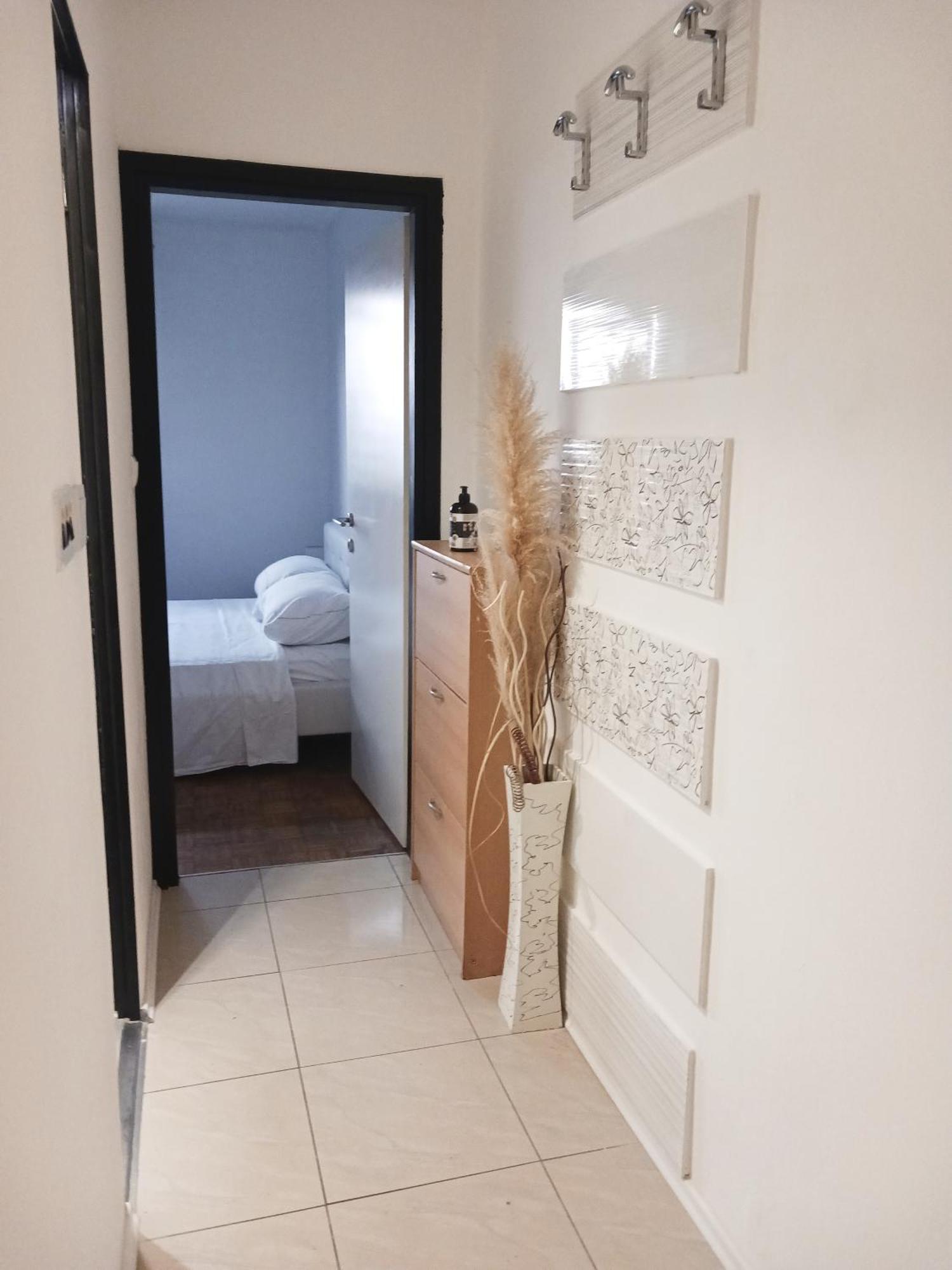 Familyhouse Apartment Pula Exterior photo